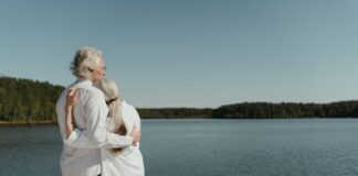 Nordic walking dla seniorów - jak wpłynie to na twoje samopoczucie i jakość życia?