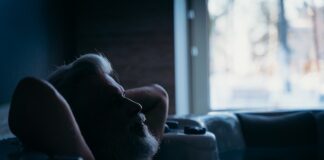Jakie są najczęstsze choroby, na które narażeni są seniorzy pływający?