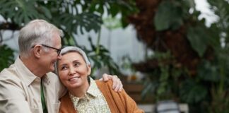Jakie są najlepsze sposoby na regenerację organizmu po treningu pływackim dla seniorów?