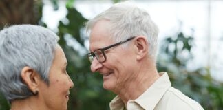 Jakie rodzaje treningów pływackich są najlepsze dla seniorów?