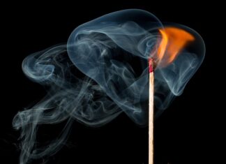 Ile centymetrów ma zapalniczka? Ile centymetrów ma zapalniczka?